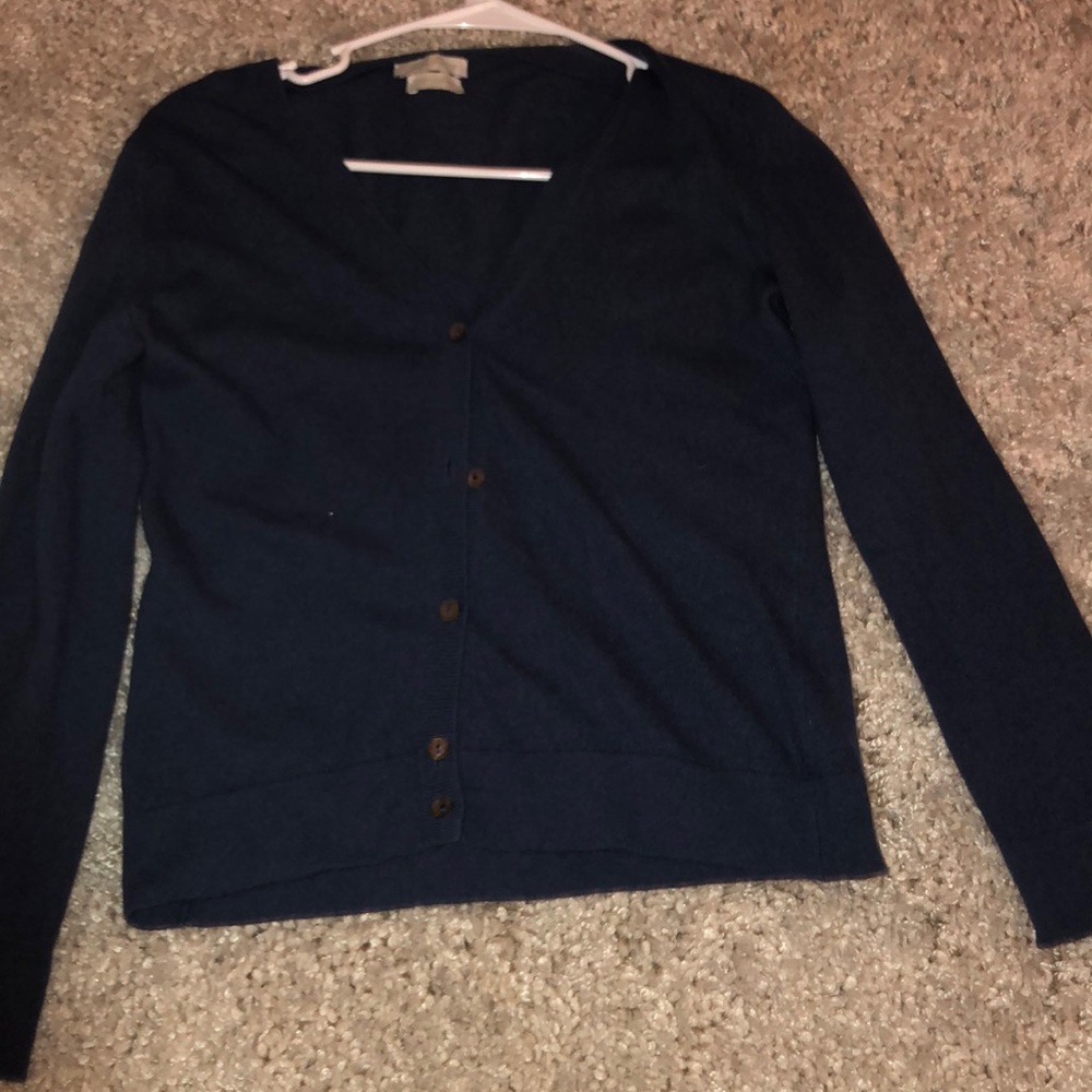 I am selling a 100%cashmere sweater